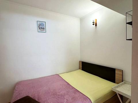 квартира за адресою Євгена Плужника вул., 4