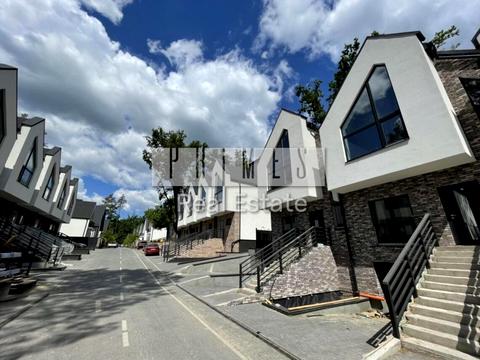 дом по адресу Евгения Коновальца ул.