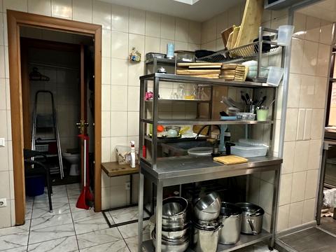 комерційна за адресою Молодіжна вул., 1