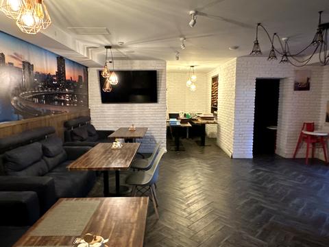 комерційна за адресою Молодіжна вул., 1