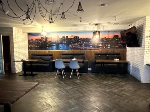 комерційна за адресою Молодіжна вул., 1