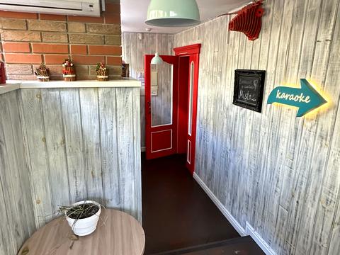 комерційна за адресою Молодіжна вул., 1