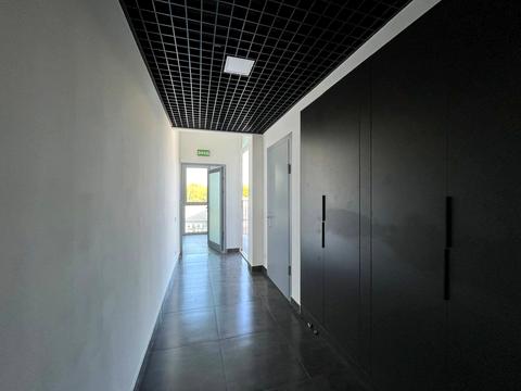 комерційна за адресою Весняна вул., 36