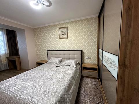 квартира за адресою Володимира Івасюка вул., 82