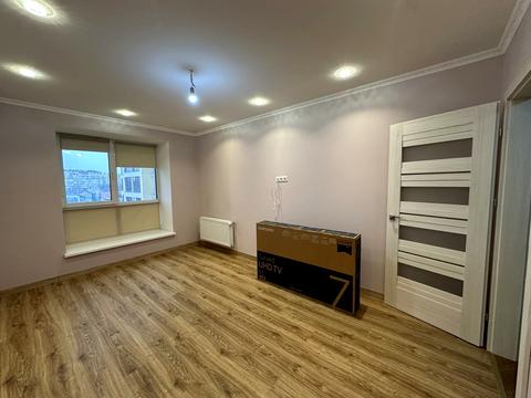 квартира за адресою Володимира Івасюка вул., 82