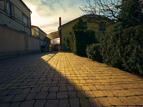 дом по адресу Сергея Шелухина ул. (Александра Невского)