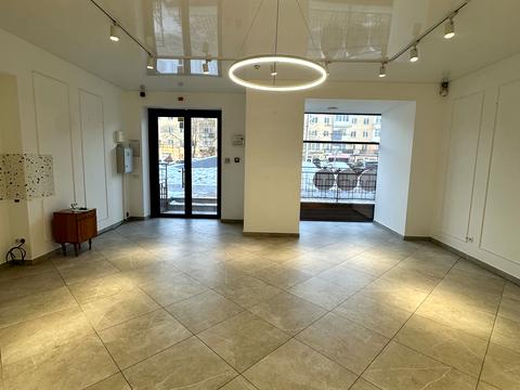 комерційна за адресою Андрія Мельника вул., 10 к2