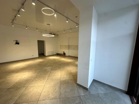комерційна за адресою Андрія Мельника вул., 10 к2