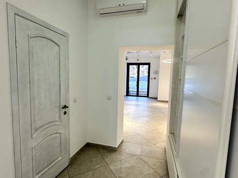 комерційна за адресою Андрія Мельника вул., 10 к2