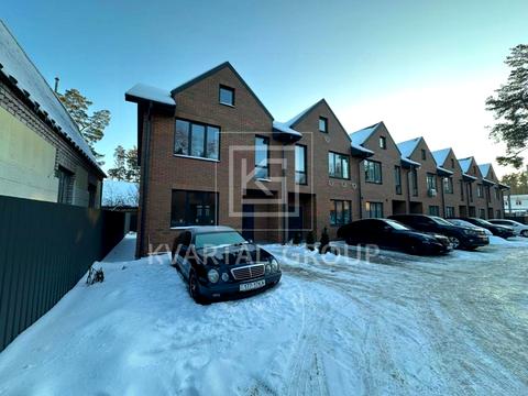 будинок за адресою Миколи Руденка вул. (Руденка)