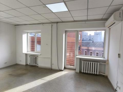 комерційна за адресою Королеви Єлизавети ІІ вул. (Глинки), 15-А