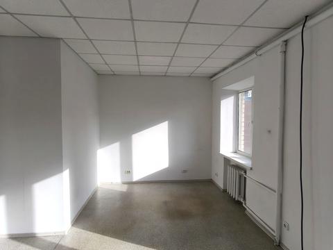 комерційна за адресою Королеви Єлизавети ІІ вул. (Глинки), 15-А