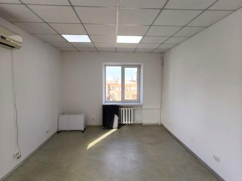 комерційна за адресою Королеви Єлизавети ІІ вул. (Глинки), 15-А