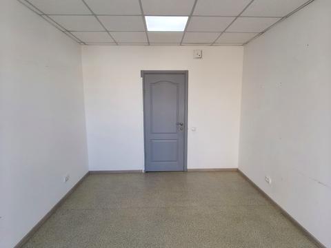 комерційна за адресою Королеви Єлизавети ІІ вул. (Глинки), 15-А