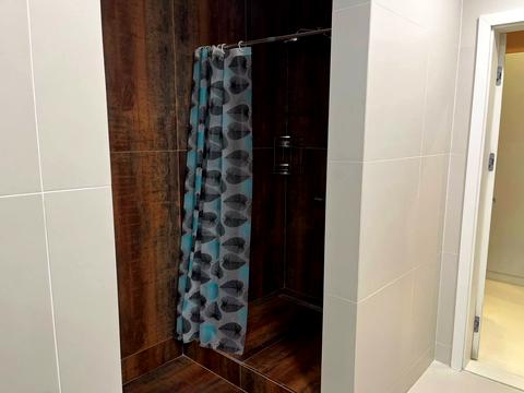 комерційна за адресою Вацлава Гавела бульв. (Івана Лепсе), 6-б