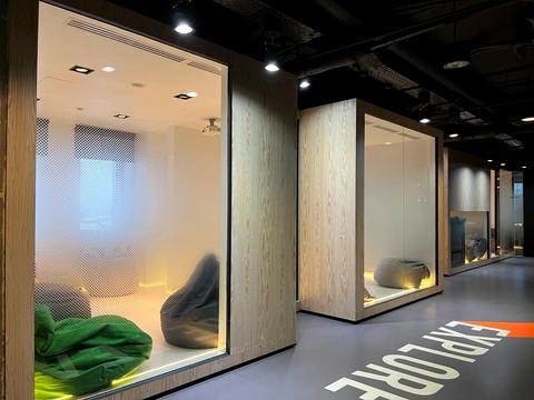 комерційна за адресою Вацлава Гавела бульв. (Івана Лепсе), 6-б