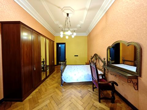 квартира за адресою Дерибасівська вул., 5