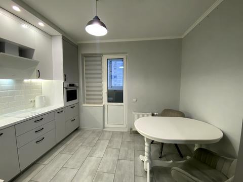 квартира за адресою Софії Русової вул., 7-А