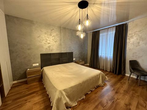 квартира за адресою Мостобудівників вул., 18