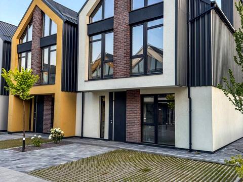 дом по адресу Амосова ул., 64