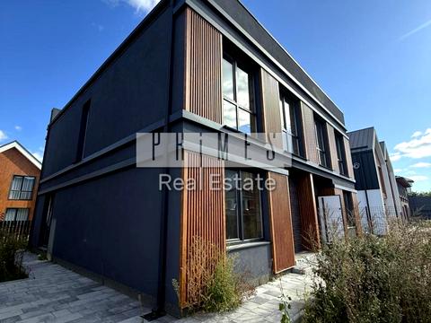 будинок за адресою Лугова