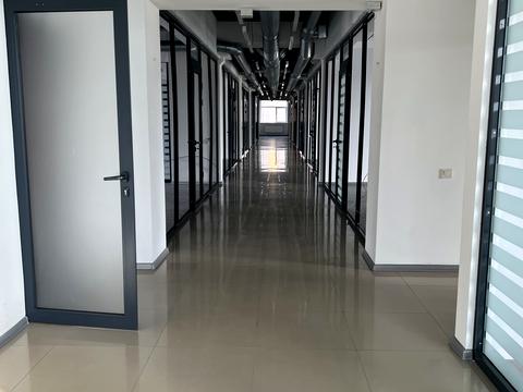 комерційна за адресою Отакара Яроша вул., 15