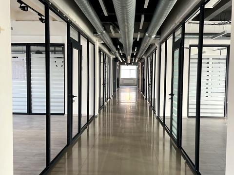 комерційна за адресою Отакара Яроша вул., 15