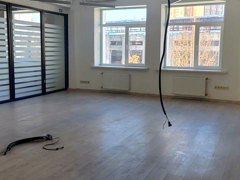 комерційна за адресою Отакара Яроша вул., 15