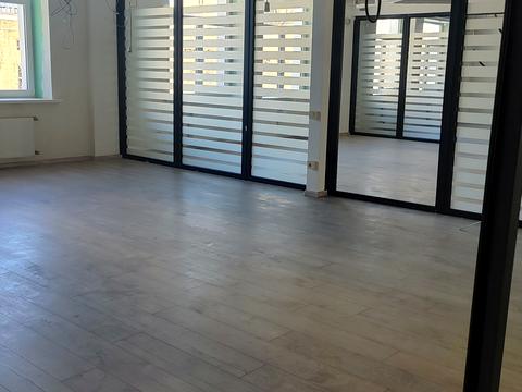 комерційна за адресою Отакара Яроша вул., 15