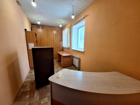 комерційна за адресою Узбекистанська вул., 2