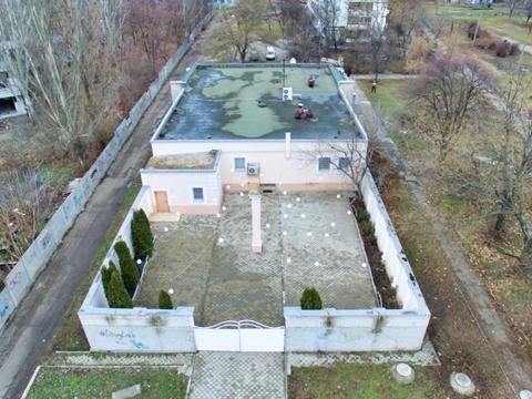 комерційна за адресою Узбекистанська вул., 2