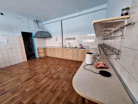 комерційна за адресою Узбекистанська вул., 2