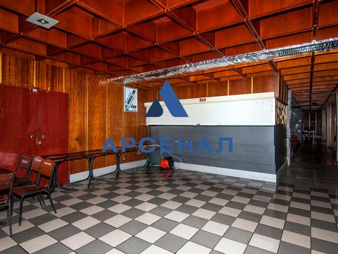 комерційна за адресою Бочарова вул., 12Б