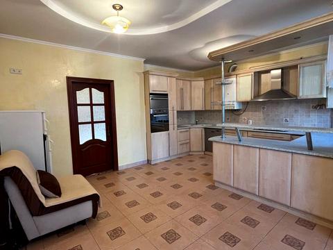 квартира за адресою Військова вул., 13