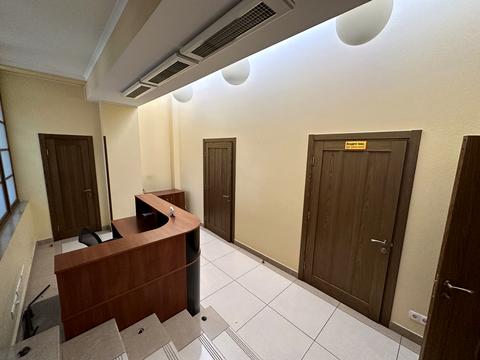 комерційна за адресою Антоновича вул. (Горького), 157