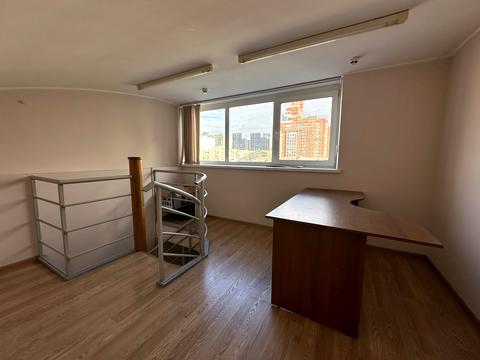 комерційна за адресою Антоновича вул. (Горького), 157