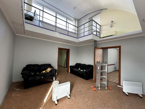 комерційна за адресою Антоновича вул. (Горького), 157