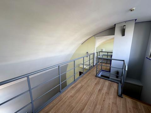 комерційна за адресою Антоновича вул. (Горького), 157