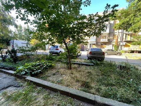 комерційна за адресою Моторобудівників просп., 56