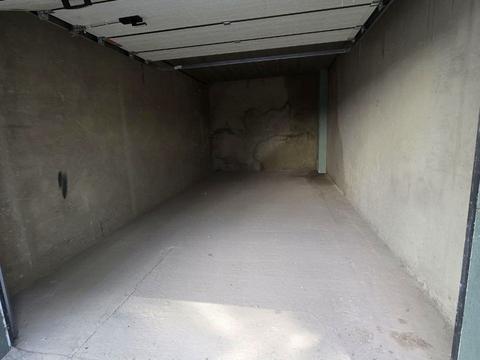 паркомісце за адресою Височана вул., 18