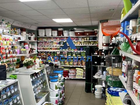 комерційна за адресою Фанатська вул., 1