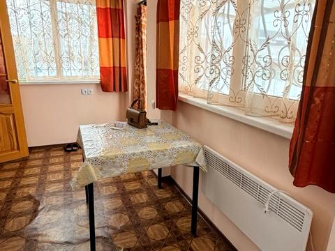 будинок за адресою Свято-Покровська вул. (Леніна)