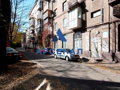 комерційна за адресою Фанатська вул., 13