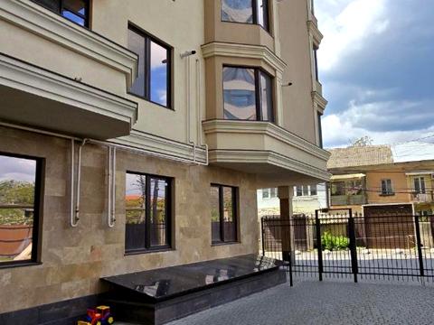 коммерческая по адресу Компасний провулок, 1