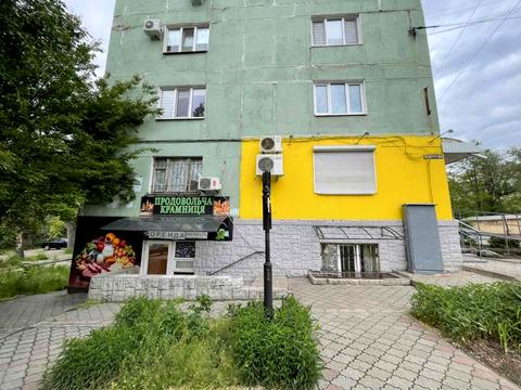 комерційна за адресою Українська вул., 49