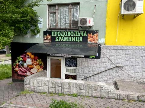 комерційна за адресою Українська вул., 49