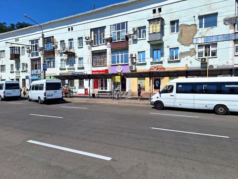 комерційна за адресою Металургів просп., 20