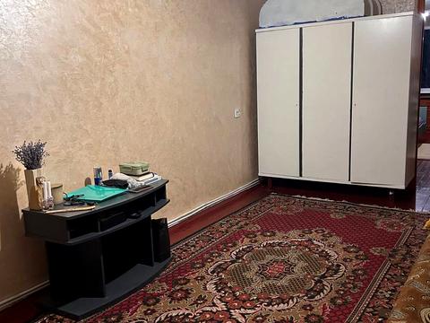 квартира за адресою Космонавтів вул., 8а