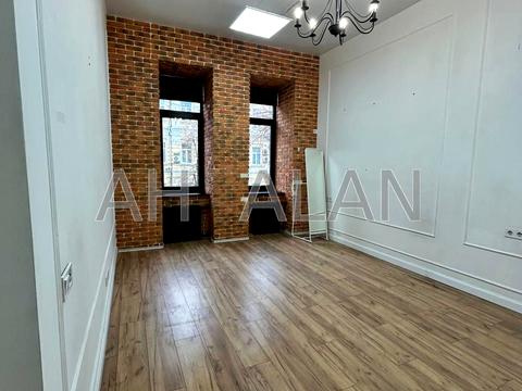 коммерческая по адресу Евгения Чикаленко ул. (Пушкінська), 10