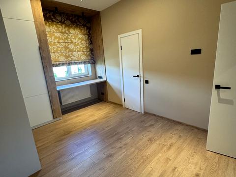 будинок за адресою Лугова